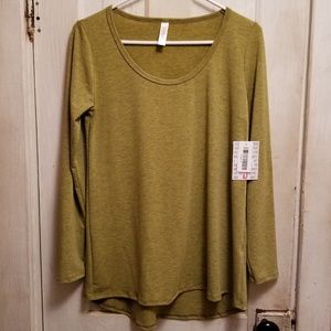 LuLaRoe Tops - LuLaRoe BNWT S Lynnae - heathered celery green LuLaRoe Tops - LuLaRoe BNWT S Lynnae - heathered celery green